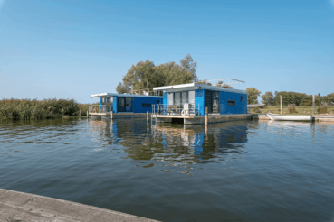 Hausboot Usedom im Hafenresort Karnin